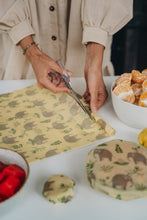 Load image into Gallery viewer, Superbee: Wrap Roll (NEW)